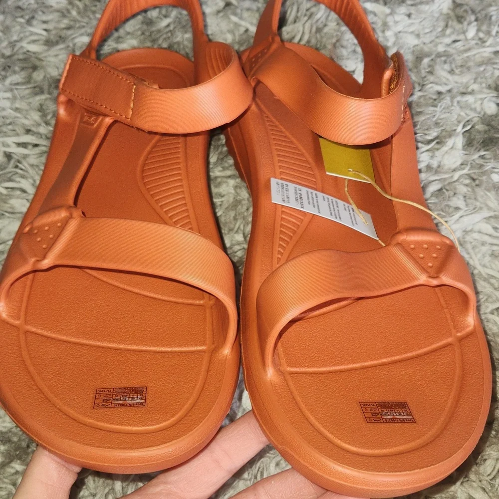 Nwt-Teva Hurricane Drift Hawaiian Sunset Size 12